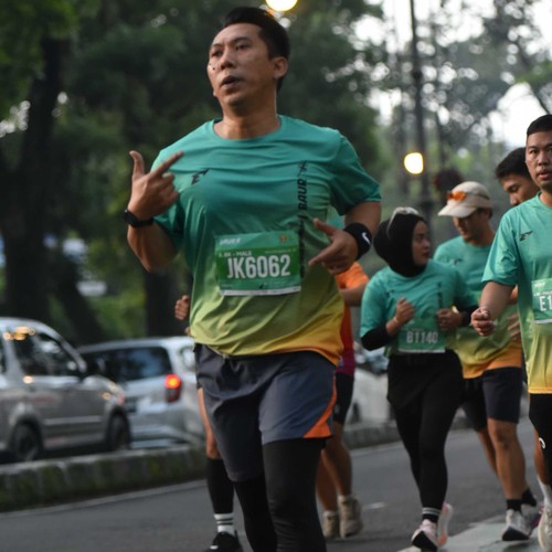 Race photo from BAUR RUN 2025