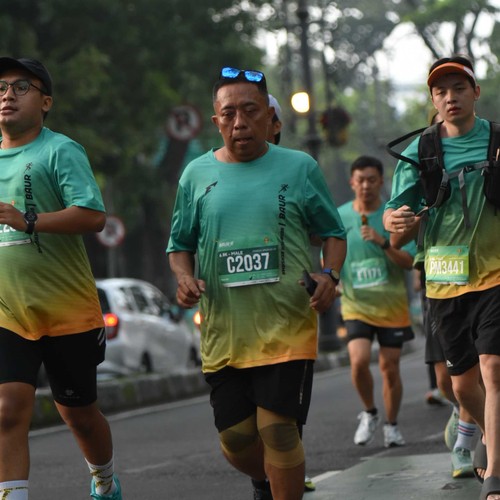 Race photo from BAUR RUN 2025