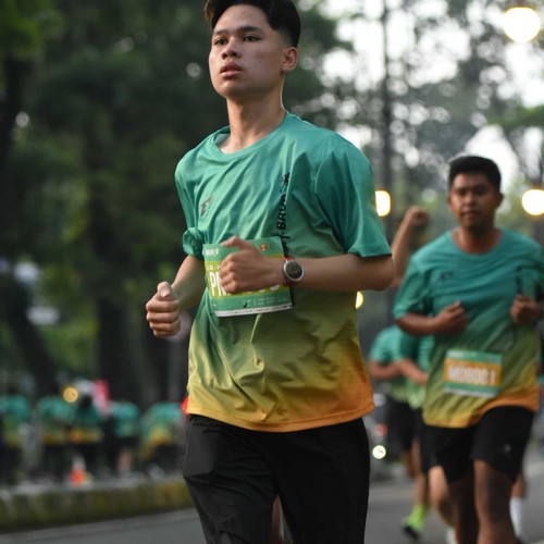 Race photo from BAUR RUN 2025