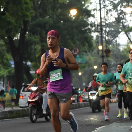 Race photo from BAUR RUN 2025