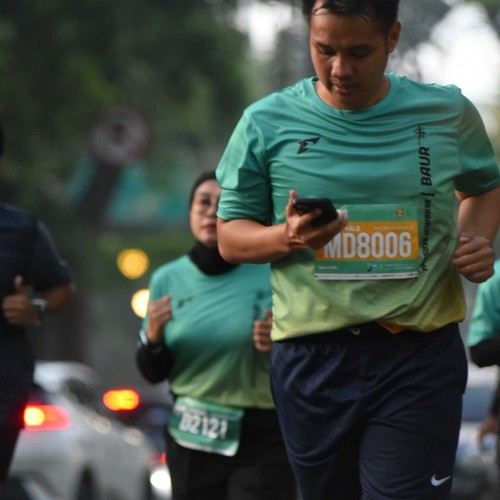 Race photo from BAUR RUN 2025