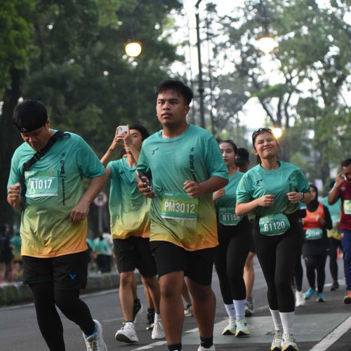 Race photo from BAUR RUN 2025