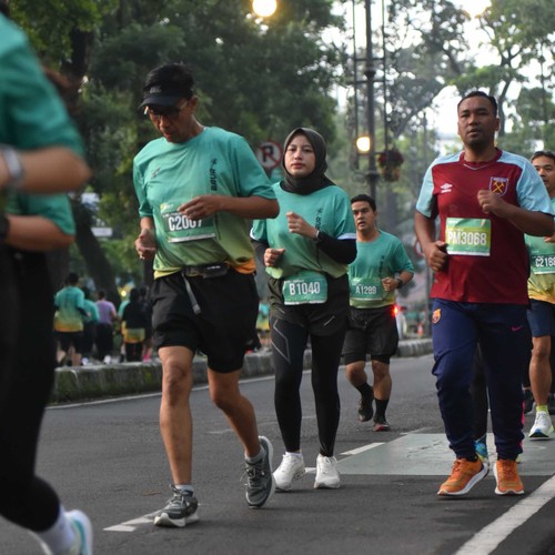 Race photo from BAUR RUN 2025