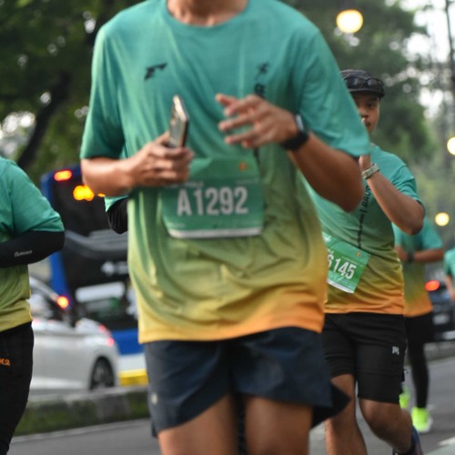 Race photo from BAUR RUN 2025