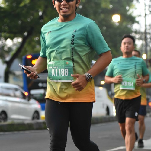 Race photo from BAUR RUN 2025