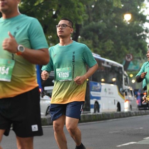 Race photo from BAUR RUN 2025