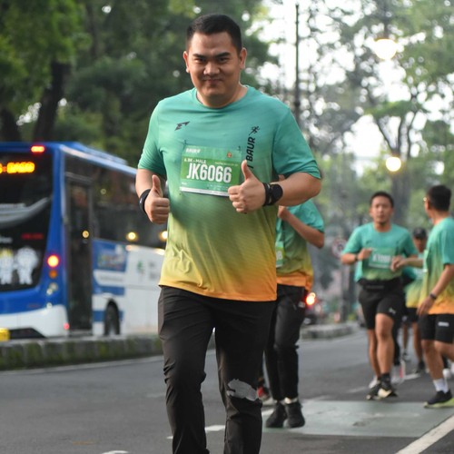 Race photo from BAUR RUN 2025