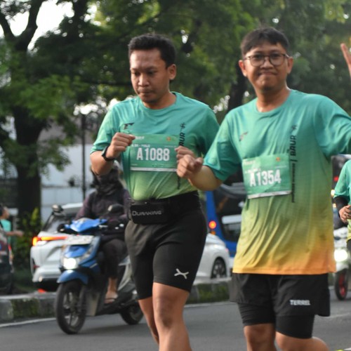 Race photo from BAUR RUN 2025