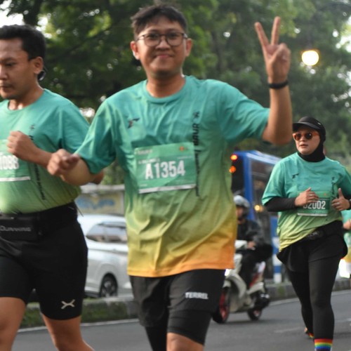 Race photo from BAUR RUN 2025