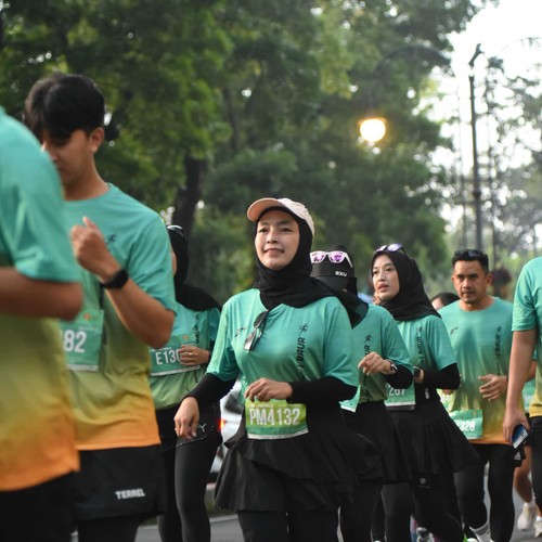 Race photo from BAUR RUN 2025