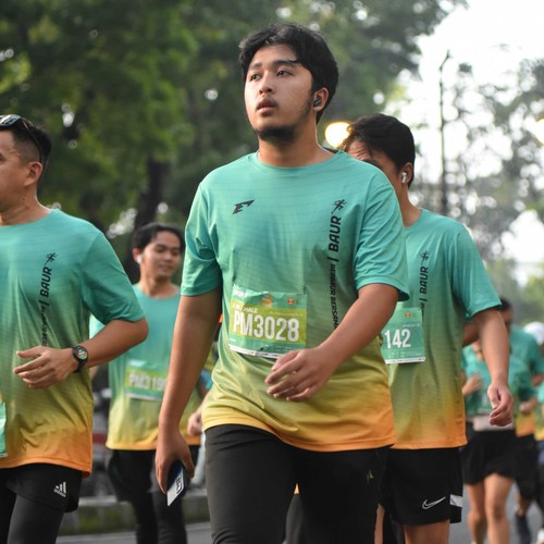 Race photo from BAUR RUN 2025