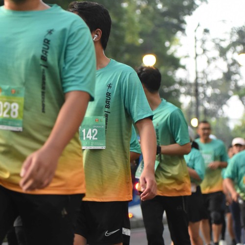 Race photo from BAUR RUN 2025