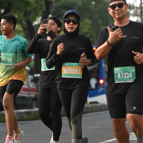 Race photo from BAUR RUN 2025