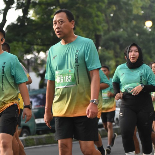 Race photo from BAUR RUN 2025