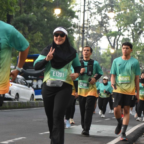Race photo from BAUR RUN 2025