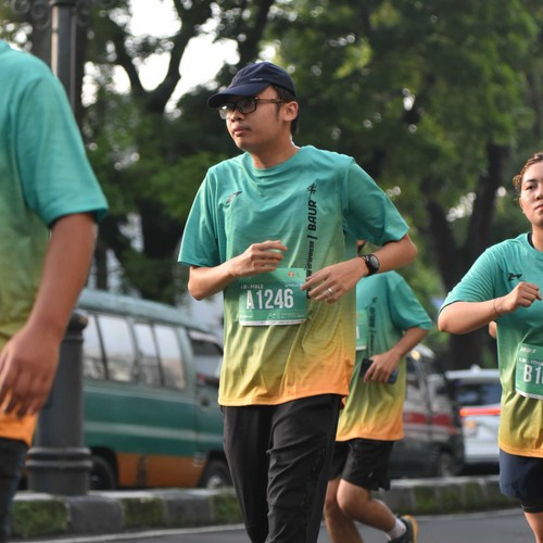 Race photo from BAUR RUN 2025