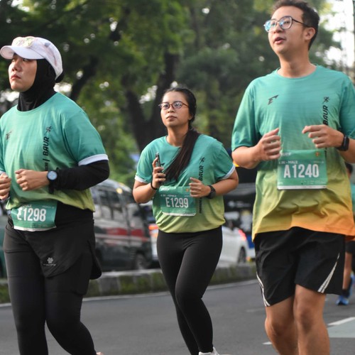 Race photo from BAUR RUN 2025