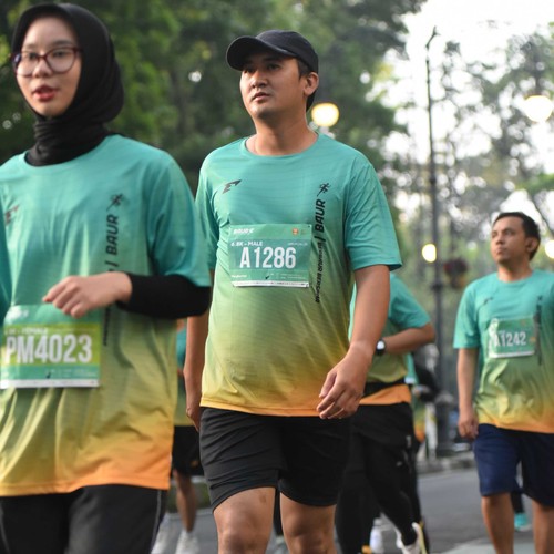 Race photo from BAUR RUN 2025