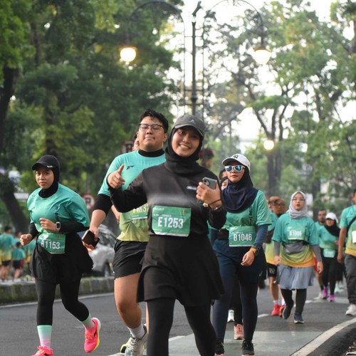 Race photo from BAUR RUN 2025