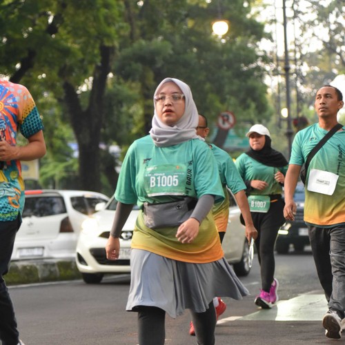Race photo from BAUR RUN 2025