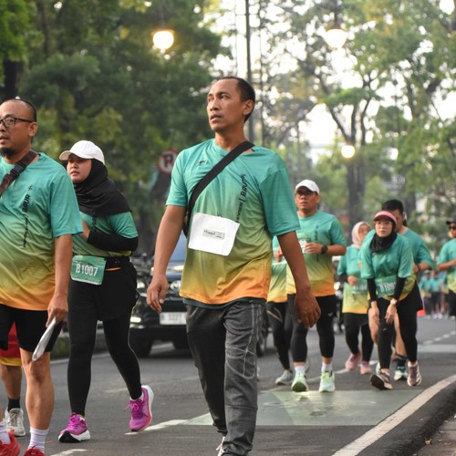 Race photo from BAUR RUN 2025