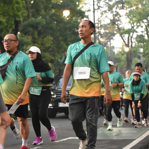 Race photo from BAUR RUN 2025