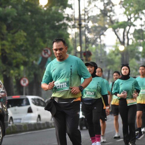 Race photo from BAUR RUN 2025
