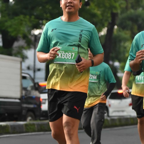 Race photo from BAUR RUN 2025
