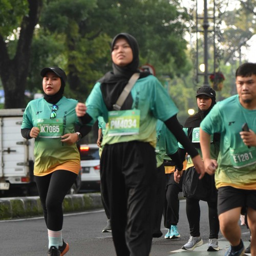 Race photo from BAUR RUN 2025