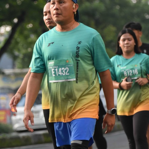Race photo from BAUR RUN 2025