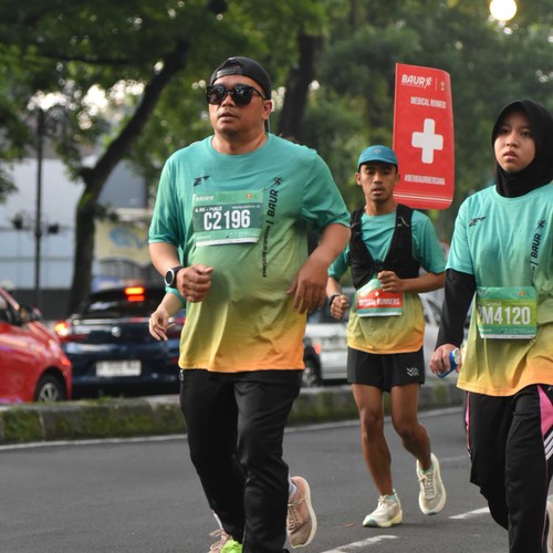 Race photo from BAUR RUN 2025
