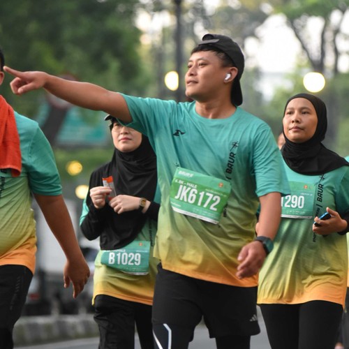 Race photo from BAUR RUN 2025