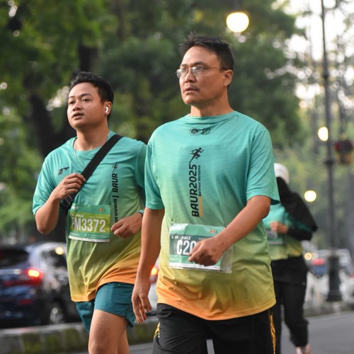 Race photo from BAUR RUN 2025