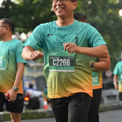 Race photo from BAUR RUN 2025
