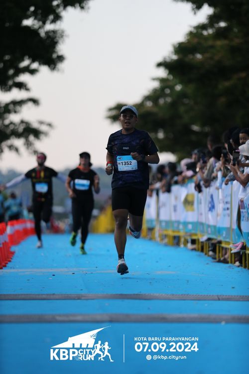 Race photo from KBP City Run 2024