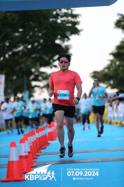Race photo from KBP City Run 2024