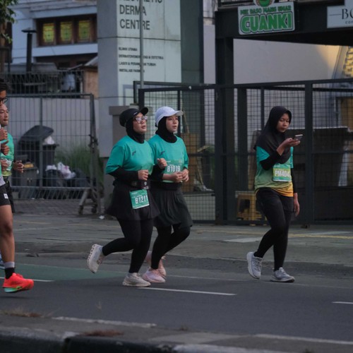 Race photo from BAUR RUN 2025