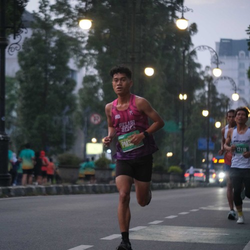 Race photo from BAUR RUN 2025