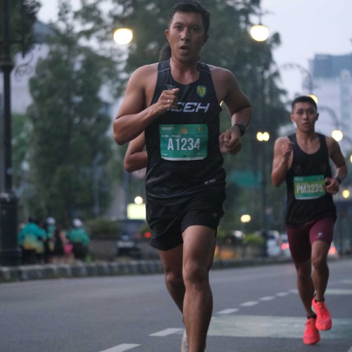 Race photo from BAUR RUN 2025