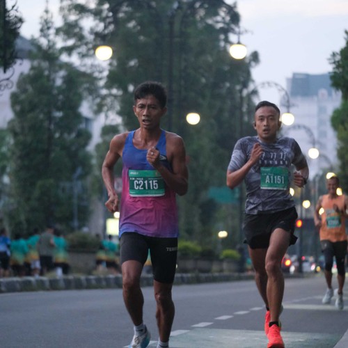 Race photo from BAUR RUN 2025