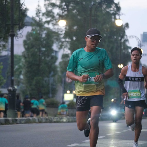 Race photo from BAUR RUN 2025