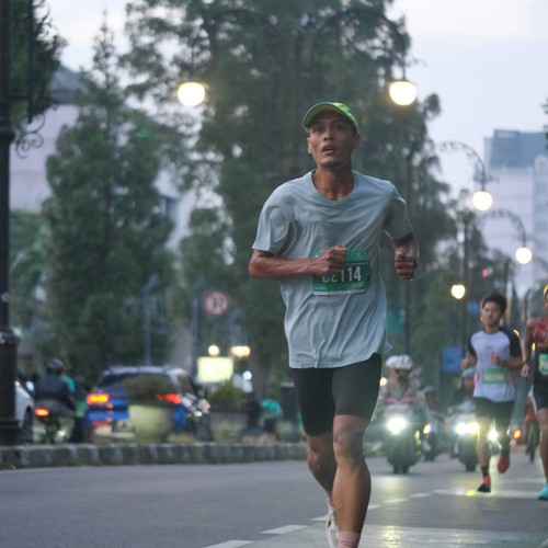 Race photo from BAUR RUN 2025