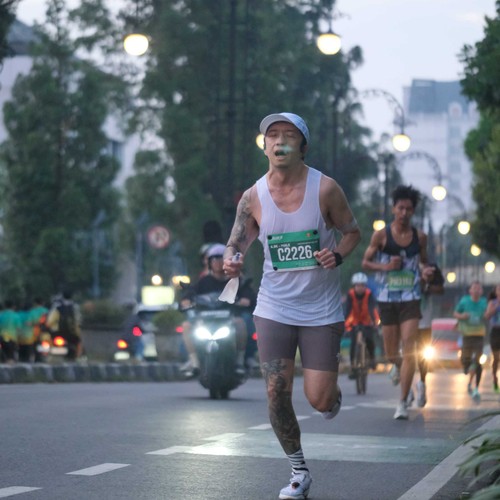 Race photo from BAUR RUN 2025