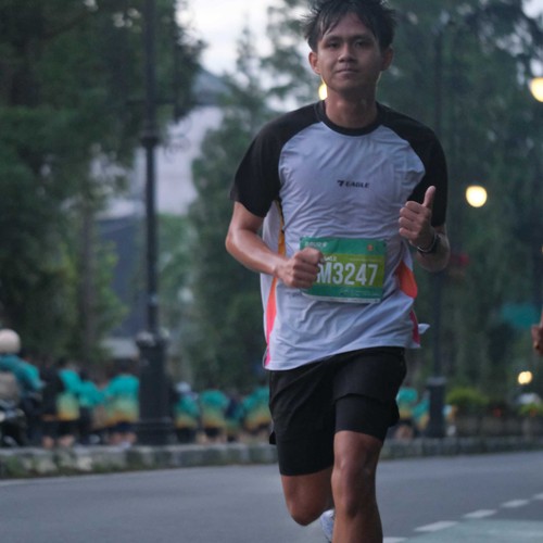 Race photo from BAUR RUN 2025