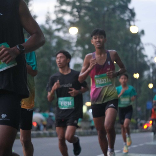 Race photo from BAUR RUN 2025