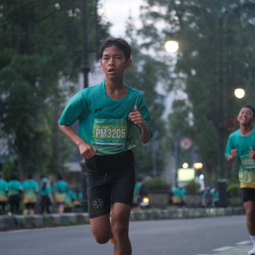 Race photo from BAUR RUN 2025
