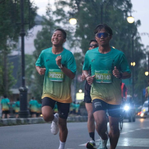 Race photo from BAUR RUN 2025