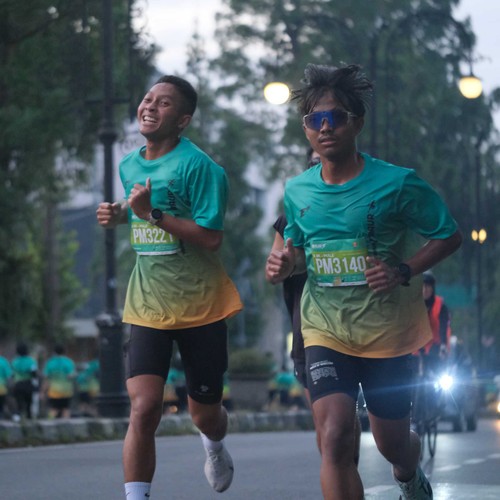 Race photo from BAUR RUN 2025