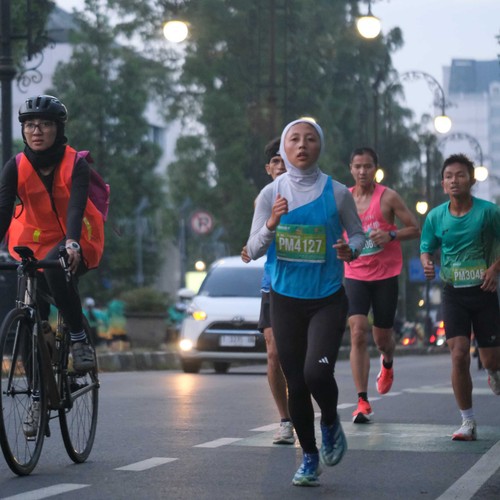 Race photo from BAUR RUN 2025