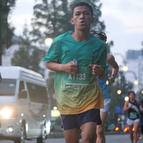 Race photo from BAUR RUN 2025
